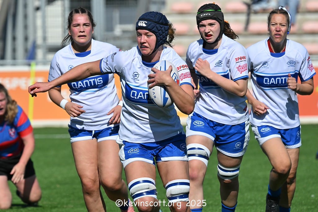 Dames van AAC vallen aan met ondersteuning van teamgenoten