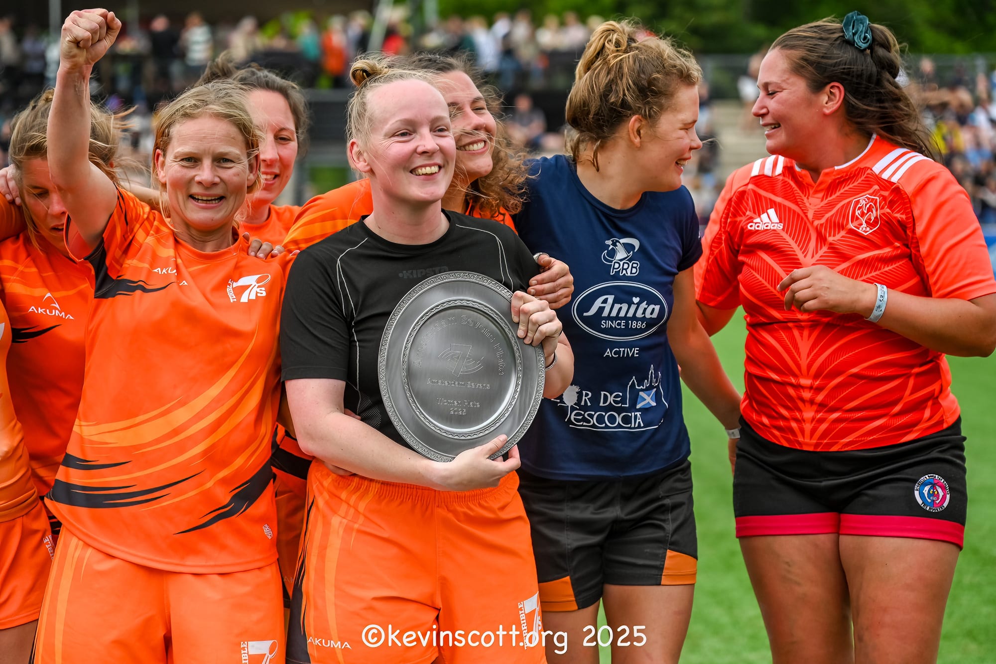 Winnaars van Dames Social Shield tijdens de Amsterdam Sevens